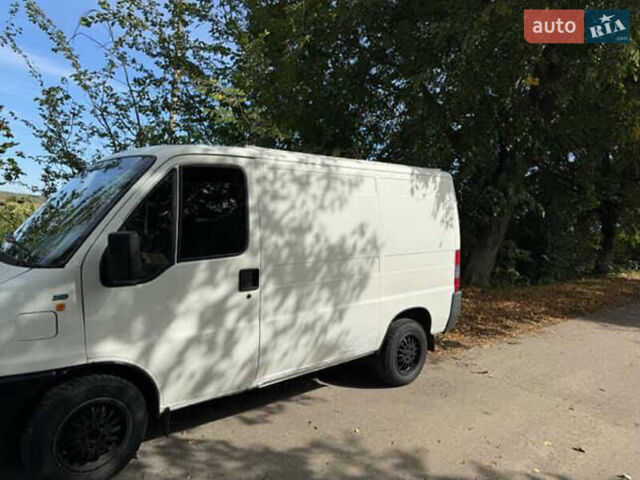 Белый Фиат Дукато, объемом двигателя 2.5 л и пробегом 400 тыс. км за 2800 $, фото 1 на Automoto.ua