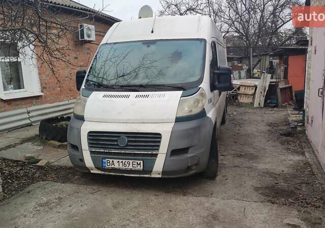 Белый Фиат Дукато, объемом двигателя 2.3 л и пробегом 323 тыс. км за 8000 $, фото 1 на Automoto.ua