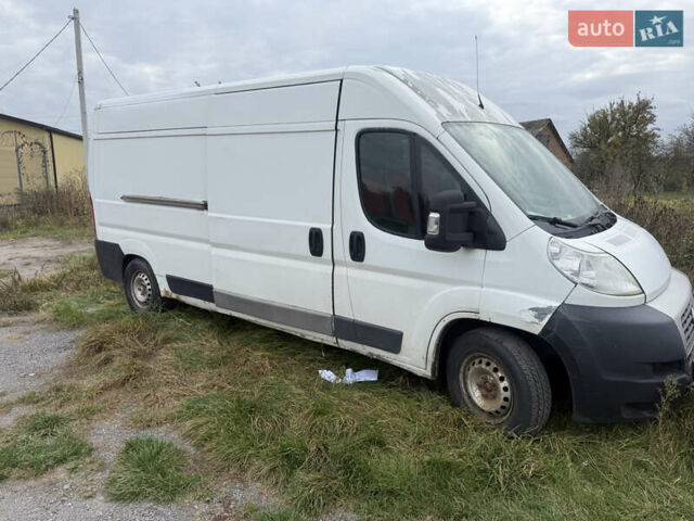 Белый Фиат Дукато, объемом двигателя 2.3 л и пробегом 350 тыс. км за 4500 $, фото 1 на Automoto.ua