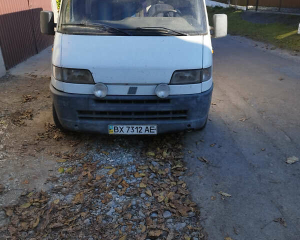 Белый Фиат Дукато, объемом двигателя 2.5 л и пробегом 300 тыс. км за 2300 $, фото 1 на Automoto.ua