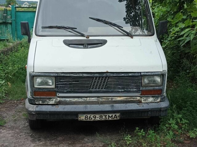 Білий Фіат Дукато, об'ємом двигуна 2.5 л та пробігом 400 тис. км за 828 $, фото 1 на Automoto.ua