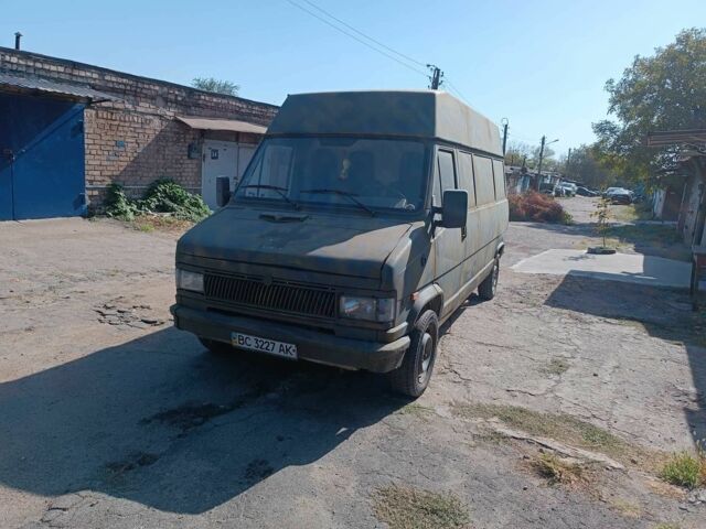 Белый Фиат Дукато, объемом двигателя 2.5 л и пробегом 250 тыс. км за 1300 $, фото 1 на Automoto.ua