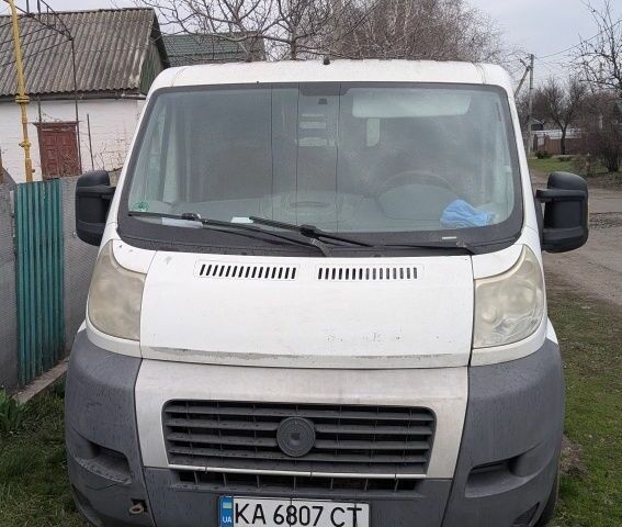 Белый Фиат Дукато, объемом двигателя 2.3 л и пробегом 330 тыс. км за 5000 $, фото 1 на Automoto.ua