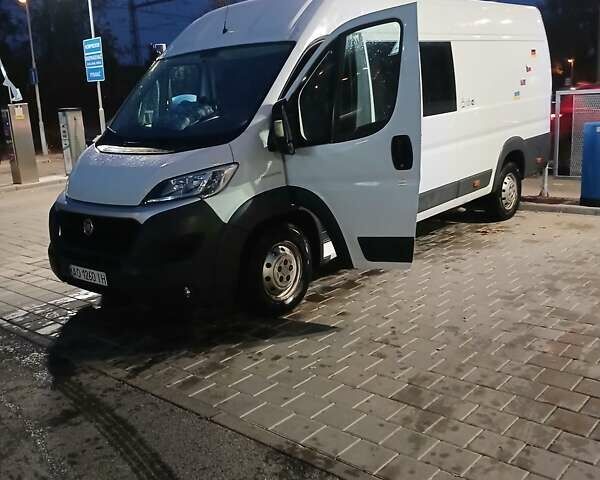 Белый Фиат Дукато, объемом двигателя 2.3 л и пробегом 250 тыс. км за 20000 $, фото 1 на Automoto.ua