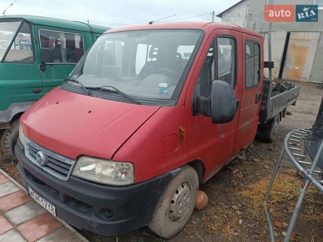 Красный Фиат Дукато, объемом двигателя 2.3 л и пробегом 237 тыс. км за 2300 $, фото 1 на Automoto.ua