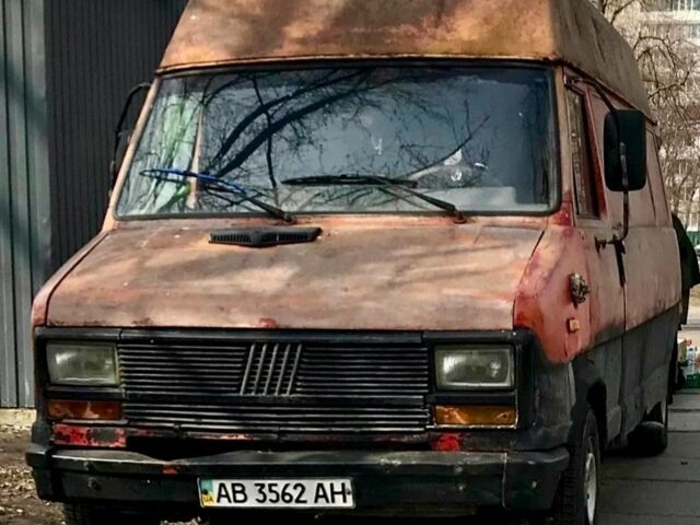 Красный Фиат Дукато, объемом двигателя 2.5 л и пробегом 400 тыс. км за 696 $, фото 1 на Automoto.ua