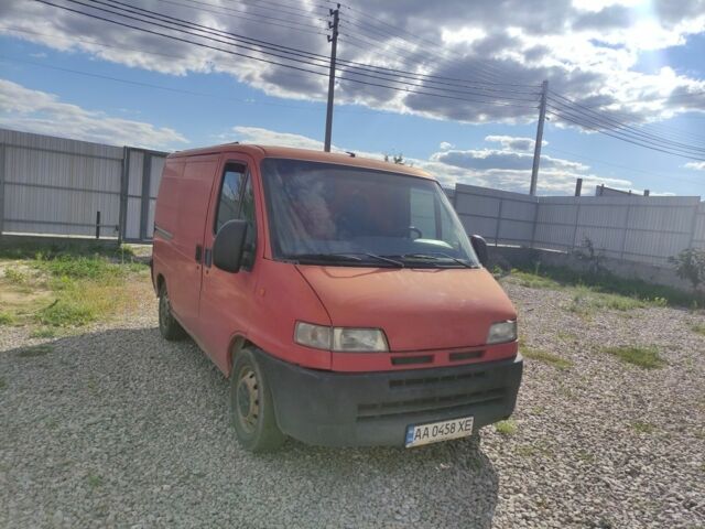 Красный Фиат Дукато, объемом двигателя 2.4 л и пробегом 333 тыс. км за 3300 $, фото 1 на Automoto.ua