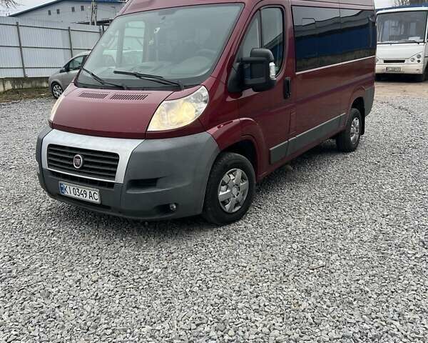 Красный Фиат Дукато, объемом двигателя 2.2 л и пробегом 375 тыс. км за 11000 $, фото 1 на Automoto.ua