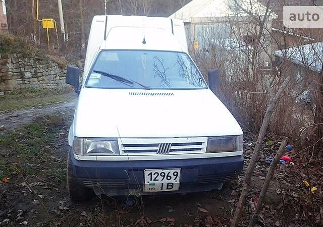 Білий Фіат Fiorino Cargo, об'ємом двигуна 1.3 л та пробігом 200 тис. км за 1000 $, фото 1 на Automoto.ua