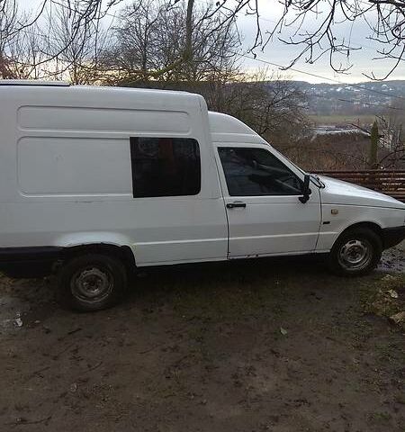 Білий Фіат Fiorino Cargo, об'ємом двигуна 1.4 л та пробігом 330 тис. км за 1500 $, фото 1 на Automoto.ua