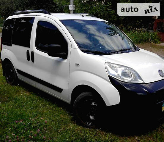 Белый Фиат Fiorino Combi, объемом двигателя 1.4 л и пробегом 135 тыс. км за 6200 $, фото 1 на Automoto.ua