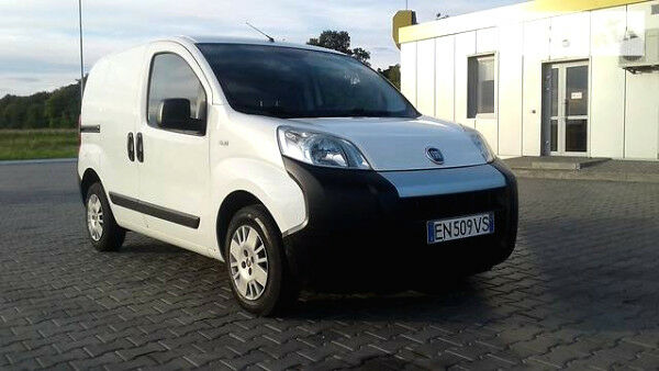 Белый Фиат Fiorino Combi, объемом двигателя 1.3 л и пробегом 130 тыс. км за 5399 $, фото 1 на Automoto.ua