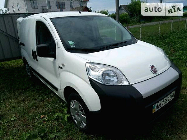 Белый Фиат Fiorino Combi, объемом двигателя 1.3 л и пробегом 147 тыс. км за 5600 $, фото 1 на Automoto.ua