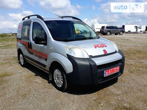 Серый Фиат Fiorino Combi, объемом двигателя 1.3 л и пробегом 167 тыс. км за 4950 $, фото 1 на Automoto.ua