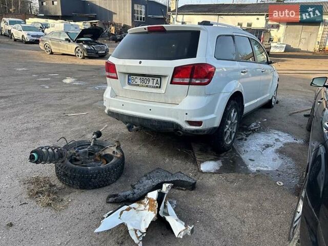 Белый Фиат Фримонт, объемом двигателя 1.96 л и пробегом 150 тыс. км за 5500 $, фото 1 на Automoto.ua