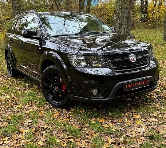 Черный Фиат Фримонт, объемом двигателя 2 л и пробегом 185 тыс. км за 14950 $, фото 1 на Automoto.ua