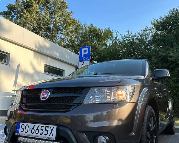 Черный Фиат Фримонт, объемом двигателя 2 л и пробегом 125 тыс. км за 18599 $, фото 1 на Automoto.ua