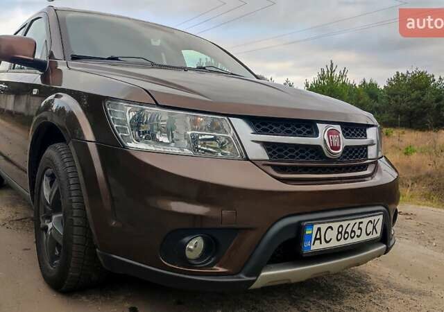 Коричневый Фиат Фримонт, объемом двигателя 1.96 л и пробегом 250 тыс. км за 11500 $, фото 1 на Automoto.ua