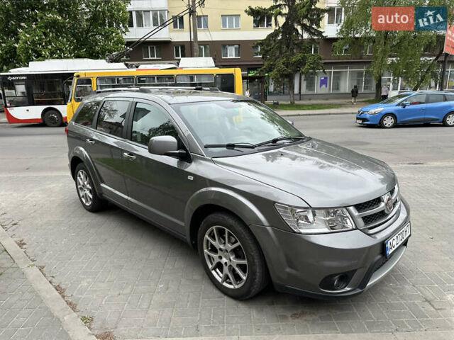 Серый Фиат Фримонт, объемом двигателя 1.96 л и пробегом 231 тыс. км за 12800 $, фото 1 на Automoto.ua