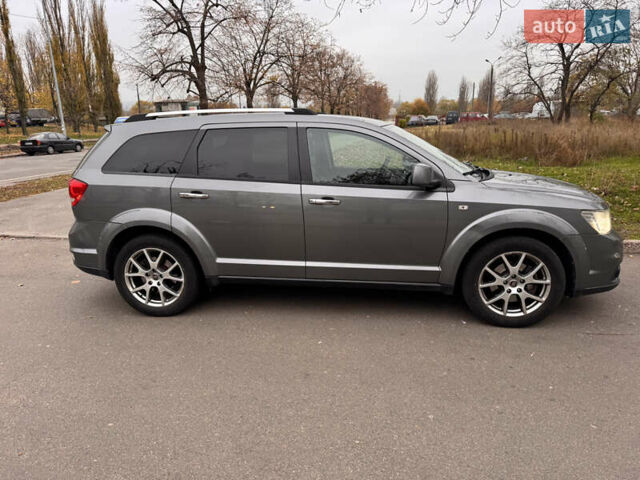 Серый Фиат Фримонт, объемом двигателя 2 л и пробегом 279 тыс. км за 9800 $, фото 1 на Automoto.ua