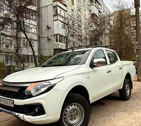 Белый Фиат Fullback, объемом двигателя 2.4 л и пробегом 215 тыс. км за 15000 $, фото 1 на Automoto.ua