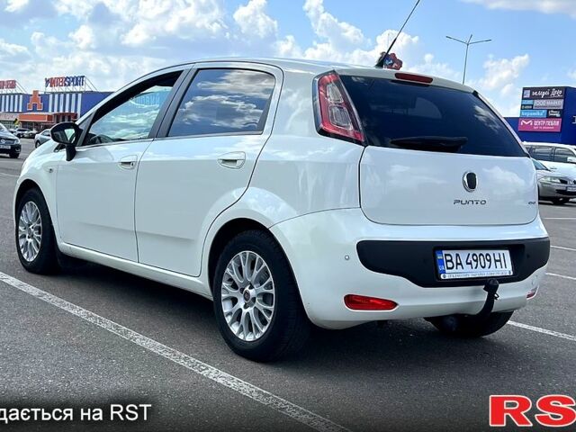 Белый Фиат Гранде Пунто, объемом двигателя 1.4 л и пробегом 188 тыс. км за 4900 $, фото 1 на Automoto.ua