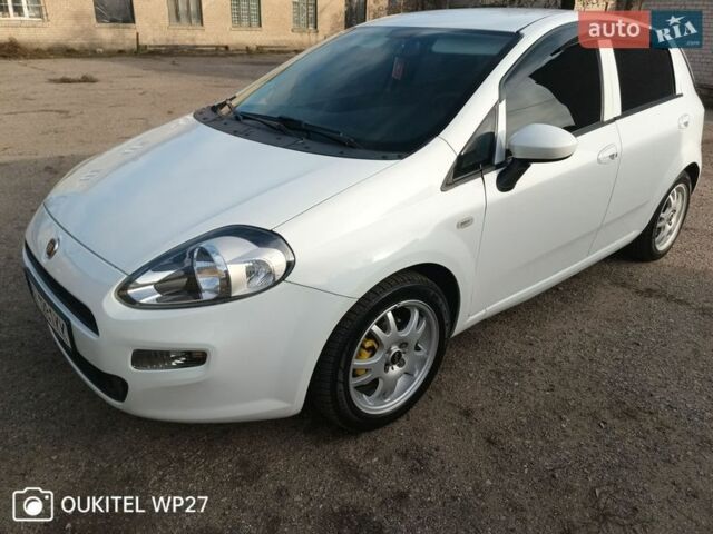 Білий Фіат Гранде Пунто, об'ємом двигуна 1.37 л та пробігом 78 тис. км за 5200 $, фото 1 на Automoto.ua