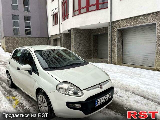 Белый Фиат Гранде Пунто, объемом двигателя 1.4 л и пробегом 141 тыс. км за 4650 $, фото 1 на Automoto.ua