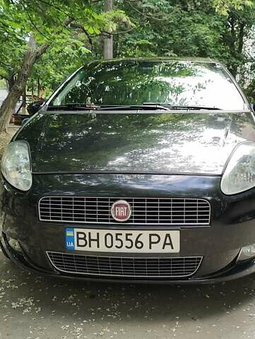 Чорний Фіат Гранде Пунто, об'ємом двигуна 1.37 л та пробігом 187 тис. км за 4300 $, фото 1 на Automoto.ua