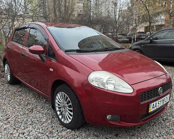 Красный Фиат Гранде Пунто, объемом двигателя 1.37 л и пробегом 133 тыс. км за 3950 $, фото 1 на Automoto.ua