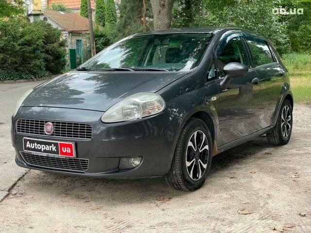 Серый Фиат Гранде Пунто, объемом двигателя 1.4 л и пробегом 229 тыс. км за 4490 $, фото 1 на Automoto.ua