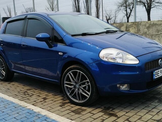 Синій Фіат Гранде Пунто, об'ємом двигуна 1.4 л та пробігом 159 тис. км за 5000 $, фото 1 на Automoto.ua