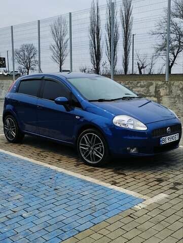 Синій Фіат Гранде Пунто, об'ємом двигуна 1.37 л та пробігом 158 тис. км за 5000 $, фото 1 на Automoto.ua
