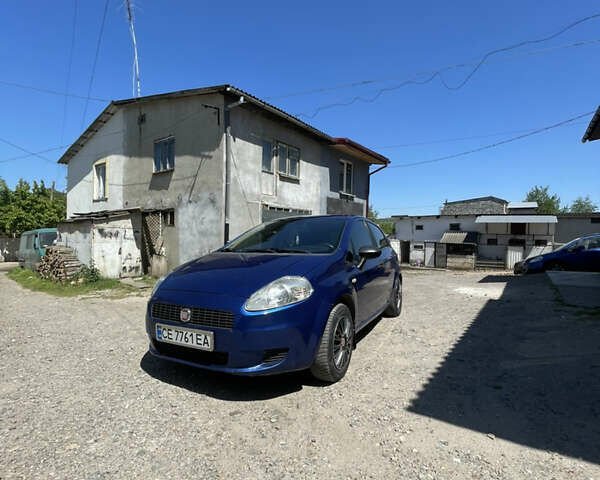 Синий Фиат Гранде Пунто, объемом двигателя 1.24 л и пробегом 215 тыс. км за 2400 $, фото 1 на Automoto.ua