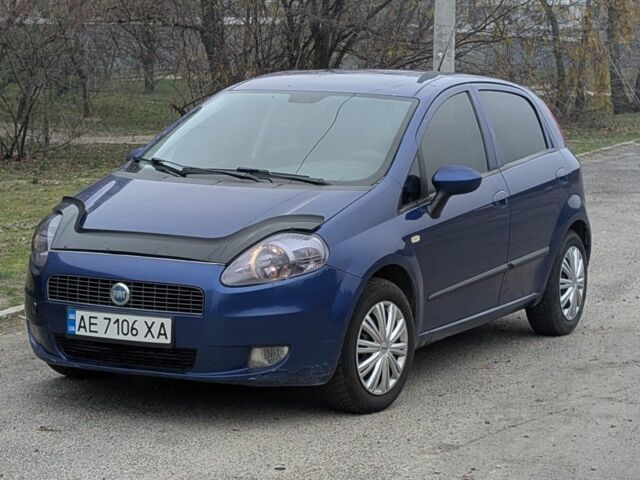 Синий Фиат Гранде Пунто, объемом двигателя 1.4 л и пробегом 204 тыс. км за 3999 $, фото 1 на Automoto.ua