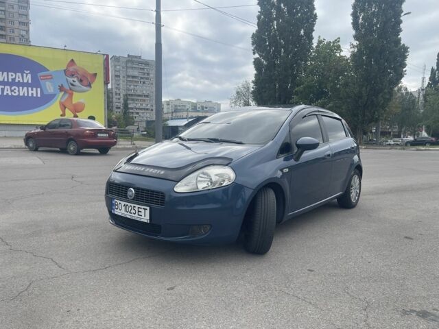 Синій Фіат Гранде Пунто, об'ємом двигуна 1.4 л та пробігом 166 тис. км за 4200 $, фото 1 на Automoto.ua