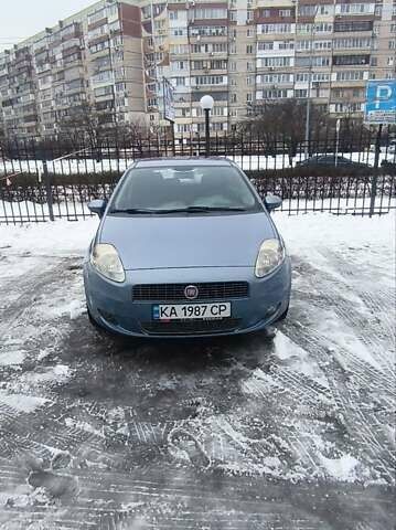 Синій Фіат Гранде Пунто, об'ємом двигуна 1.37 л та пробігом 229 тис. км за 4199 $, фото 1 на Automoto.ua