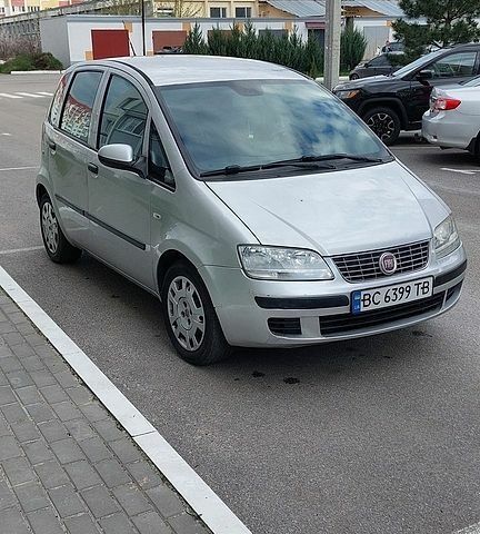 Сірий Фіат Ідея, об'ємом двигуна 1.37 л та пробігом 120 тис. км за 4000 $, фото 1 на Automoto.ua