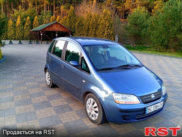Синий Фиат Идея, объемом двигателя 1.9 л и пробегом 214 тыс. км за 3250 $, фото 1 на Automoto.ua