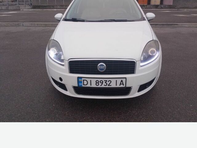Белый Фиат Линеа, объемом двигателя 1.4 л и пробегом 171 тыс. км за 3500 $, фото 1 на Automoto.ua
