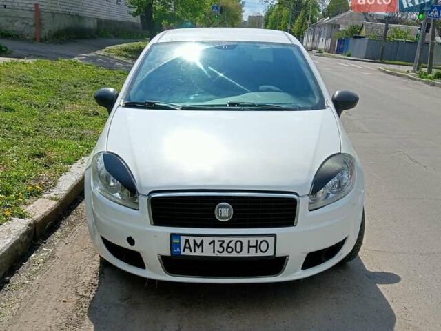 Белый Фиат Линеа, объемом двигателя 1.37 л и пробегом 255 тыс. км за 4700 $, фото 1 на Automoto.ua