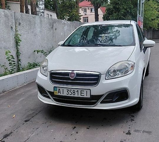 Білий Фіат Лінеа, об'ємом двигуна 1.37 л та пробігом 140 тис. км за 6000 $, фото 1 на Automoto.ua