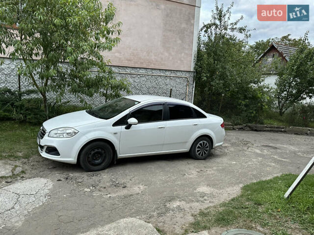 Белый Фиат Линеа, объемом двигателя 1.4 л и пробегом 217 тыс. км за 4500 $, фото 1 на Automoto.ua