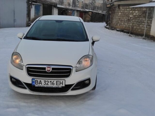 Белый Фиат Линеа, объемом двигателя 0 л и пробегом 175 тыс. км за 4200 $, фото 1 на Automoto.ua