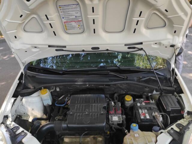 Білий Фіат Лінеа, об'ємом двигуна 1.37 л та пробігом 132 тис. км за 7100 $, фото 1 на Automoto.ua
