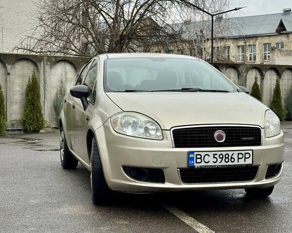 Бежевый Фиат Линеа, объемом двигателя 1.3 л и пробегом 196 тыс. км за 3100 $, фото 1 на Automoto.ua