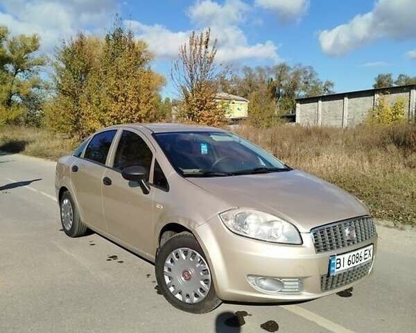 Бежевый Фиат Линеа, объемом двигателя 1.4 л и пробегом 144 тыс. км за 5000 $, фото 1 на Automoto.ua