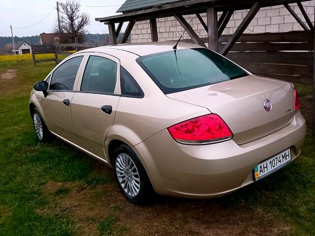 Бежевый Фиат Линеа, объемом двигателя 1.4 л и пробегом 290 тыс. км за 2400 $, фото 1 на Automoto.ua