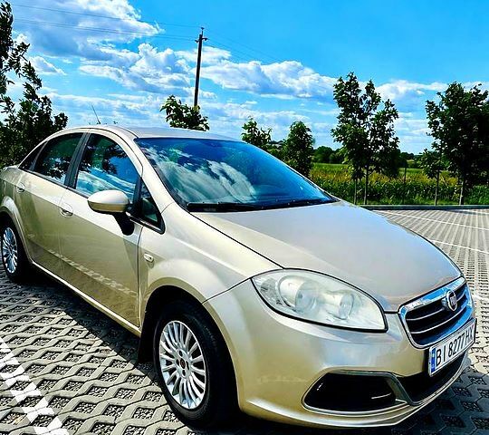Бежевый Фиат Линеа, объемом двигателя 1.4 л и пробегом 0 тыс. км за 4500 $, фото 1 на Automoto.ua