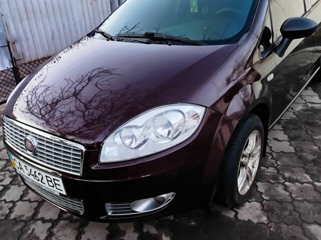 Коричневый Фиат Линеа, объемом двигателя 1.4 л и пробегом 150 тыс. км за 5500 $, фото 1 на Automoto.ua